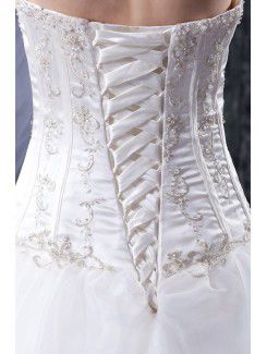 Tulle Sweetheart Chapel Train Ball Gown Wedding Dress