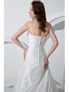 Chiffon Sweetheart Court Train A-Line Wedding Dress
