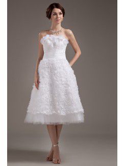 Атласная без бретелек чай длины a-line свадебное платье с вышитыми цветами и