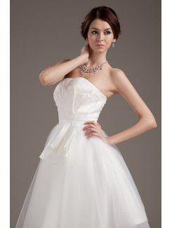 Tulle Strapless Knee-Length Ball Gown Wedding Dress with Ruffle