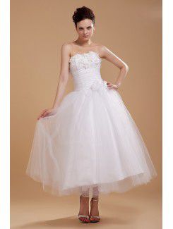 Tyll og satin stroppeløs te-lengde ball kjole brudekjole med embroideredd