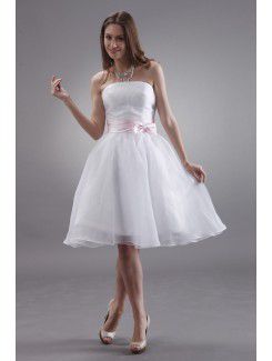 Satin stroppeløs knelang ball kjole brudepike kjole med sløyfe