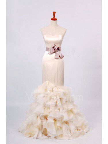 Satin bretelles balayage train robe de mariée fourreau avec cristal