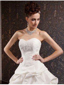 Taffeta Sweetheart Chapel Train Ball Gown Wedding Dress with Beading
