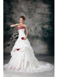 Taffeta Sweetheart Chapel Train A-line Embroidered Wedding Dress