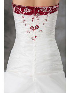 Taffeta Sweetheart Chapel Train A-line Embroidered Wedding Dress