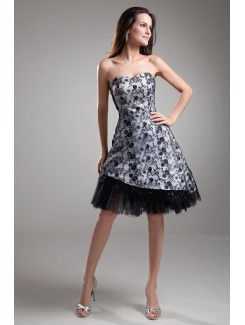 Kochanie długość koronki kolano-line haftowana sukienka