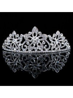 Metalliseos zircons ja rhinestiones häät morsiamen tiara