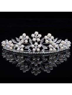 Beauitful metalliseos helmiä ja strasseja morsiamen tiara