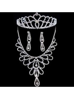 Nieuwe stijl strass bruiloft sieraden set , inclusief ketting, oorbellen en tiara