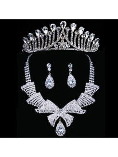 Nouveaux bijoux de mariage strass de style défini avec collier, boucles d'oreilles et tiare