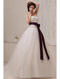 Tulle Sweetheart Chapel Train A-Line Wedding Dress with Embroidered