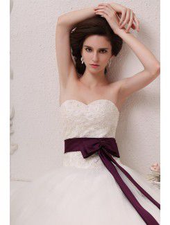 Tulle Sweetheart Chapel Train A-Line Wedding Dress with Embroidered