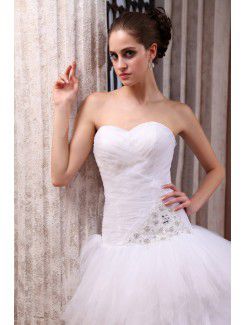 Tulle Sweetheart Chapel Train Ball Gown Wedding Dress