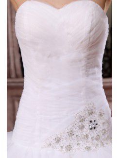 Tulle Sweetheart Chapel Train Ball Gown Wedding Dress