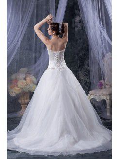 Tulle Sweetheart Chapel Train Ball Gown Wedding Dress