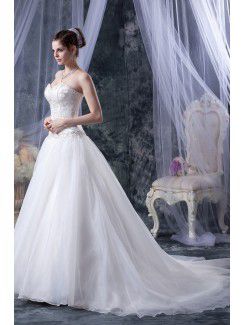 Tulle Sweetheart Chapel Train Ball Gown Wedding Dress