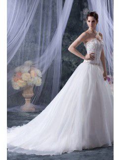 Tulle Sweetheart Chapel Train Ball Gown Wedding Dress