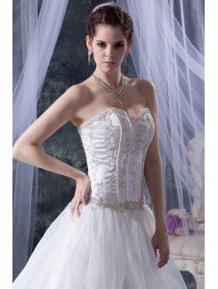 Tulle Sweetheart Chapel Train Ball Gown Wedding Dress