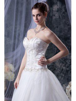 Tulle Sweetheart Chapel Train Ball Gown Wedding Dress