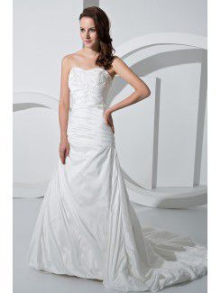 Chiffon Sweetheart Court Train A-Line Wedding Dress