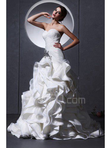 Organza Sweetheart Chapel Train A-Line Wedding Dress