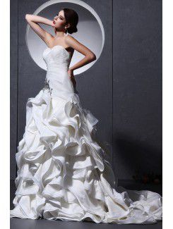 Organza Sweetheart Chapel Train A-Line Wedding Dress