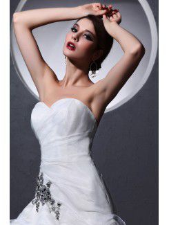 Organza Sweetheart Chapel Train A-Line Wedding Dress