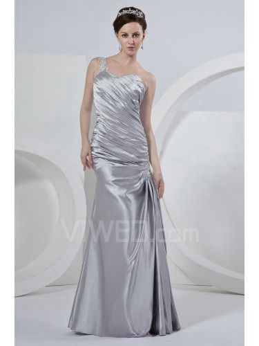 Satin one-shoulder gulv lengde skjede brudekjole med krusning