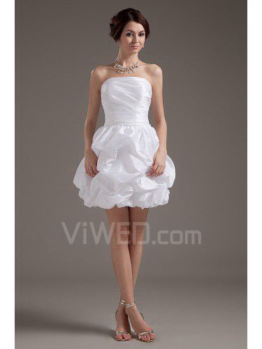 Taft axelbandslös kort balklänning bröllopsklänning med volang