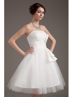 Tulle Strapless Knee-Length Ball Gown Wedding Dress with Ruffle