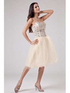Tulle Sweetheart Knee-Length Ball Gown Wedding Dress with Sequins