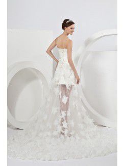 Tulle Sweetheart Chapel Train A-line Wedding Dress with Applique and Embroidered