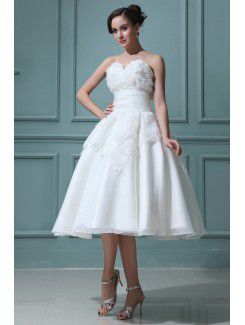 Organza Sweetheart Knee-length Ball Gown Wedding Dress