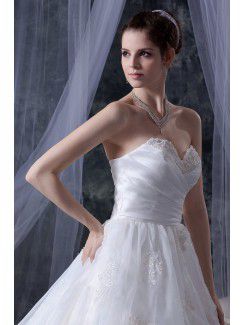 Organza Sweetheart Sweep Train Ball Gown Wedding Dress with Embroidered