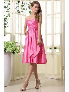 Taffeta Sweetheart Knee-Length A-line Bridesmaid Dress with Ruffle