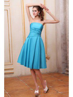 Taffeta Strapless Knee-Length A-line Bridesmaid Dress with Ruffle