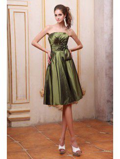 Taffeta Strapless Knee-Length A-line Bridesmaid Dress with Hand-made Flower