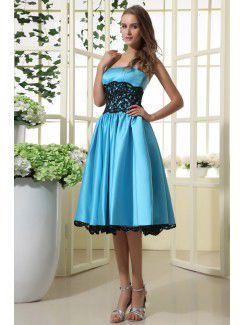 Taffeta and Lace Strapless Knee-Length A-line Bridesmaid Dress with Ruffle