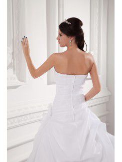 Organza Sweetheart A-line Sweep Train Hand-made Flower Wedding Dress