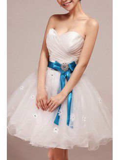 Tulle Strapless Short Ball Gown Wedding Dress with Handmade Flowers