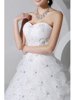 Tulle Sweetheart Chapel Train Ball Gown Wedding Dress with Crystal