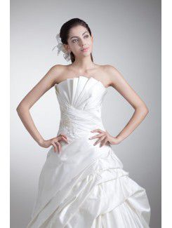 Satin Scallop Sweep Train A-line Embroidered Wedding Dress