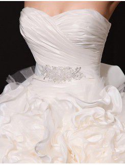 Taffeta Sweetheart Chapel Train Ball Gown Wedding Dress with Crystal