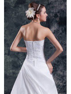 Organza Scoop Sweep Train A-line Embroidered Wedding Dress