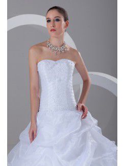 Organza Sweetheart Sweep Train A-line Embroidered Wedding Dress