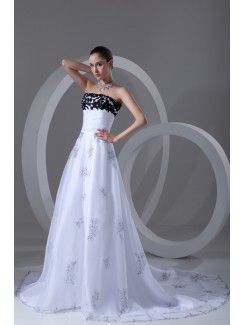 Organza Scoop Sweep Train A-line Embroidered Wedding Dress