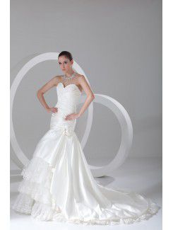 Satin Sweetheart Chapel Train A-line Hand-made Flowers Wedding Dress