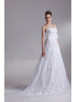 Lace Sweetheart Sweep Train A-line Embroidered Wedding Dress