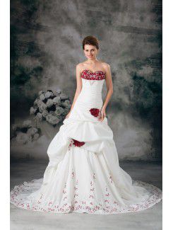 Taffeta Sweetheart Chapel Train A-line Embroidered Wedding Dress